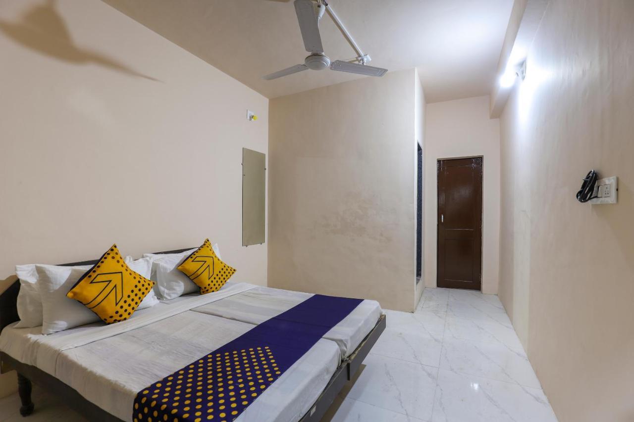 Spot On 64818 Hotel Minal Jāmnagar Dış mekan fotoğraf